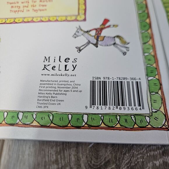Miles Kelly Childrens Story Books Raggedy Anne, Pinocchio Paperback Books Lot 6 - Picture 12 of 13